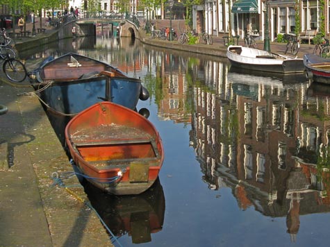 Leiden Transportation