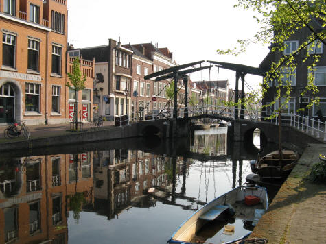 Old Rhine River in Leiden Holland (Oude Rijn)